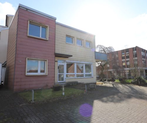 Flexibles Wohnen: Großzügiges Zweifamilienhaus mit vielen Möglichkeiten!