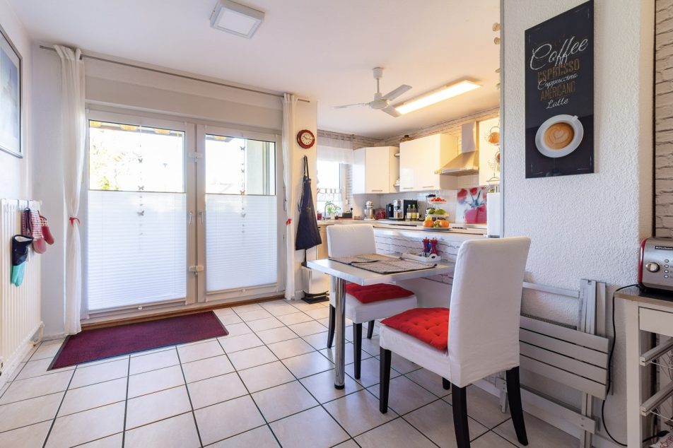 K&uuml;che mit Essbereich