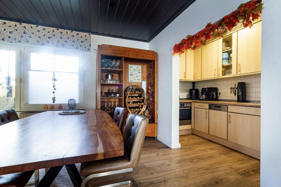 EG / K&uuml;che mit Essplatz