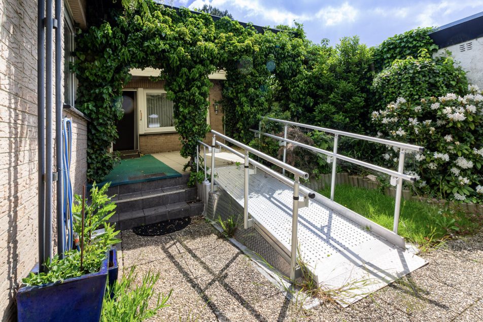 Terrasse mit Rampe