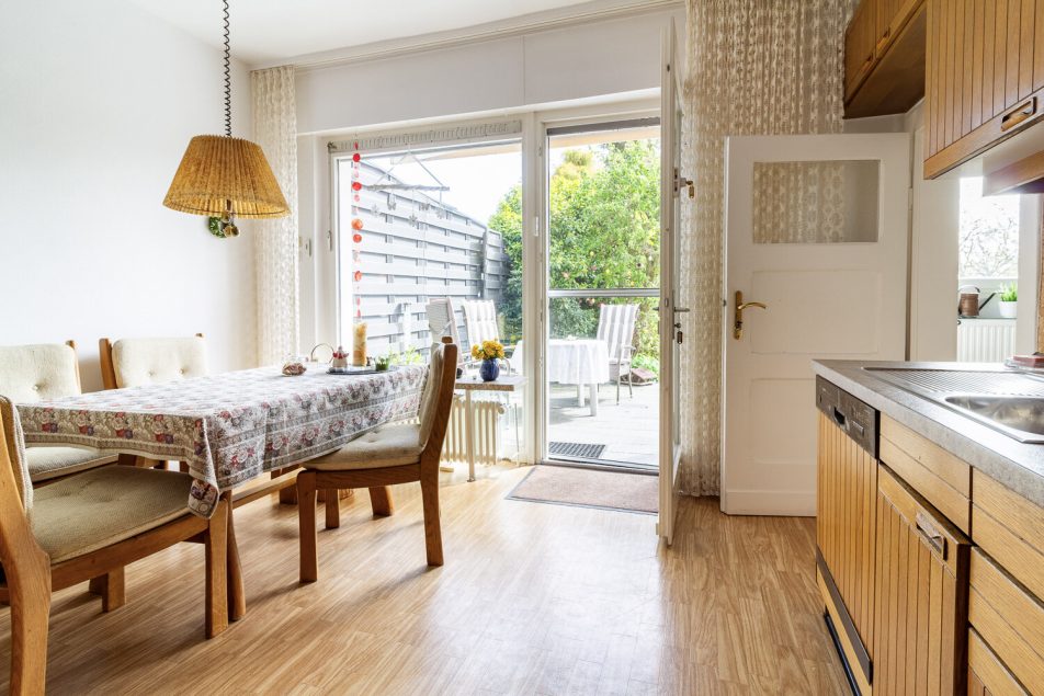 K&uuml;che mit Zugang auf die Terrasse