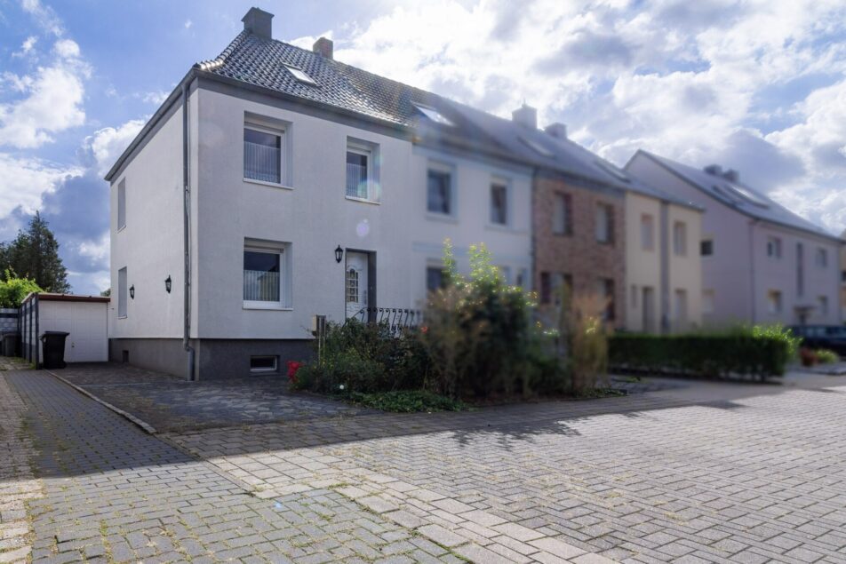 Gepflegtes Reiheneckhaus in Wiescherh&ouml;fen